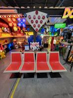 4 Bowlingbaan stoelen te koop, bowling pinnen en scorebord., Ophalen, Hout, Bruin, Zo goed als nieuw