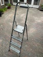 Leifheit Keukentrapje - 150 cm hoog, Doe-het-zelf en Verbouw, Ladders en Trappen, Ophalen, Gebruikt, Trap, Opvouwbaar of Inschuifbaar