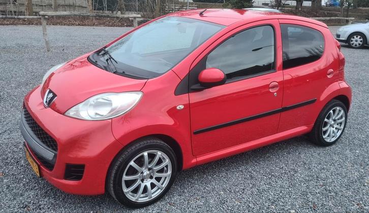 Peugeot 107 1.0 12V 5D Bouwjaar 2012 Rood, Auto's, Peugeot, Bedrijf, ABS, Airbags, Boordcomputer, Centrale vergrendeling, Elektrische ramen