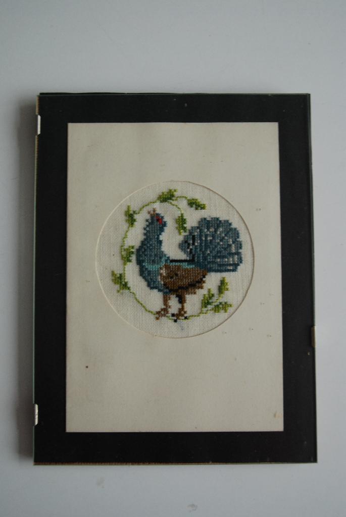 Brocante geborduurde vogel Auerhahn uit de Alpen in lijst, Huis en Inrichting, Woonaccessoires | Lijsten, Minder dan 50 cm, Minder dan 50 cm