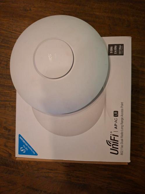 Ubiquiti UAP-AC-LR, Computers en Software, Accesspoints, Zo goed als nieuw, Ophalen of Verzenden