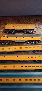 Union Pacific Trein Set - 7 Wagons + 2 Locs, Ophalen of Verzenden, Gebruikt, Gelijkstroom, Overige merken