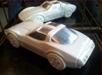 EX-VITRINE KERAMIEK WIT MODEL CHEVROLET CORVETTE C3 1/18, Ophalen, Zo goed als nieuw, Auto