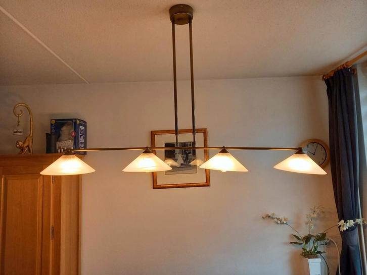 Hanglamp met 4 glazen lampenkappen, Huis en Inrichting, Lampen | Hanglampen, Gebruikt, 50 tot 75 cm, Glas, Metaal, Ophalen