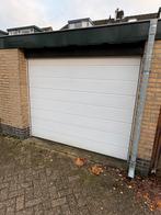 Kunststof garagedeur elektrisch, Ophalen, 200 cm of meer, Wit, Zo goed als nieuw