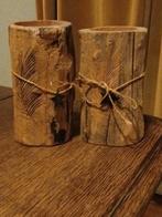 TWEE HOUTEN HANDGEMAAKTE KANDELAARS.HG 15.5 CM.., Ophalen of Verzenden, Zo goed als nieuw, Hout, Minder dan 25 cm
