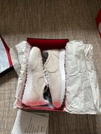 Stranger Things x Nike - Maat 42,5 - Nieuw!, Ophalen of Verzenden, Nieuw, Wit, Sneakers of Gympen