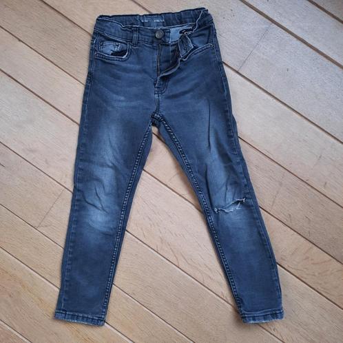 ZARA spijkerbroek zwart grijs maat 122, Kinderen en Baby's, Kinderkleding | Maat 122, Jongen, Broek, Ophalen of Verzenden