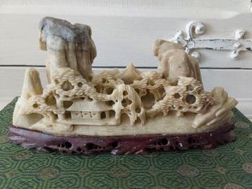 chinees berglandschap in zeepsteen beschikbaar voor biedingen