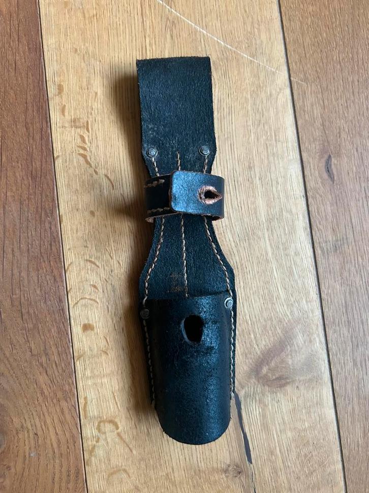 Bajonet houder/ frog. Duits k98 bajonet, Verzamelen, Militaria | Tweede Wereldoorlog, Mes of Dolk, Duitsland, Ophalen of Verzenden