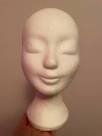 Pruikenhouder van tempex, Ophalen, Zo goed als nieuw, Meerdere media