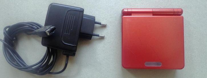 Gameboy Advance SP rood + originele oplader, Spelcomputers en Games, Spelcomputers | Nintendo Game Boy, Gebruikt, Game Boy Advance SP