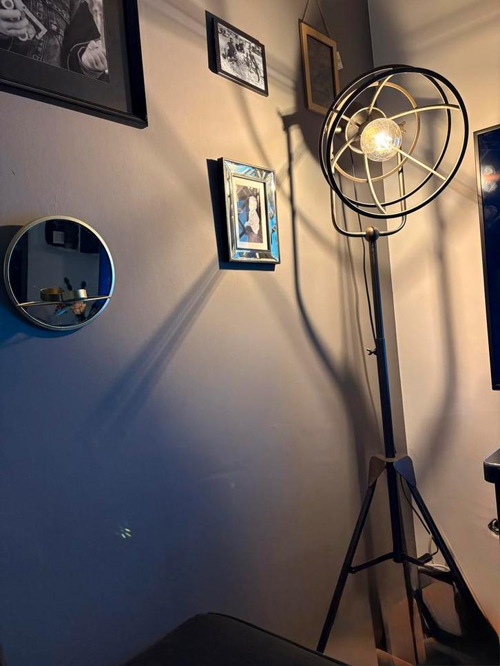 Industriële Vloerlamp met Statief, Huis en Inrichting, Lampen | Vloerlampen, Gebruikt, 150 tot 200 cm, Metaal, Ophalen