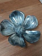 Metalen bloem, met 5 losse blaadjes/asbakjes, Ophalen of Verzenden