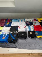 Voetbalshirts en Shorts, Ophalen, Zo goed als nieuw