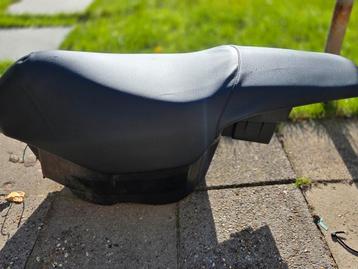 Buddy Peugeot Speedfight 3 Opnieuw Bekleed /Helmbak beschikbaar voor biedingen