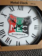 Grote metalen nec klok, Eén persoon