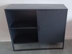 Leuk modern, metalen kastje/ dressoir., Ophalen, Zo goed als nieuw, 25 tot 50 cm, 50 tot 100 cm