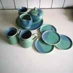 Gesigneerd aardewerk servies groen/ blauw, Overige typen, Ophalen of Verzenden, Zo goed als nieuw, Overige stijlen