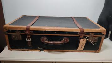 K500 VINTAGE jaren 50 koffer / hutkoffer van geperst karton beschikbaar voor biedingen