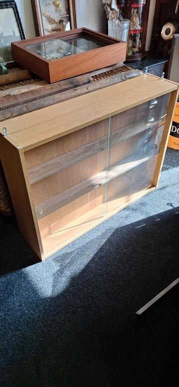 Houten Wandkast/Vitrinekast - 80x10x60 cm beschikbaar voor biedingen
