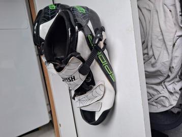 Tempisch spyder skeeler schoen beschikbaar voor biedingen