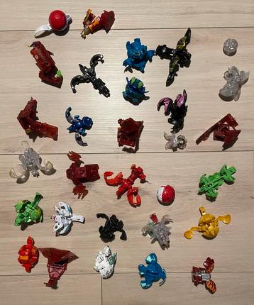 Te Koop: 30 bakugan’s met toebehoren beschikbaar voor biedingen