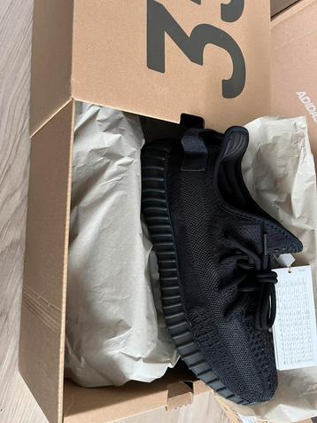 Yeezy Boost 350 v2 Onyx black nieuw in doos zie foto ! beschikbaar voor biedingen