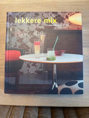 Cocktailboek - Lekkere Mix - Zo Goed Als Nieuw! beschikbaar voor biedingen
