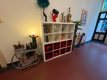 Lp boeken kast beschikbaar voor biedingen