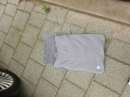Grijze voetenzak maxicosi vanaf 0, Kinderen en Baby's, Autostoeltjes, Zo goed als nieuw, Maxi-Cosi, 0 t/m 10 kg, Autogordel, Ophalen of Verzenden