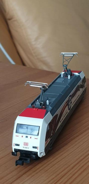 Minitrix BR 101 pantograven setje incl. schroefjes  beschikbaar voor biedingen