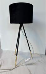 Zwarte Suède Tafellamp met Gouden Poten (2 stuks mogelijk), Huis en Inrichting, Ophalen of Verzenden, Zo goed als nieuw, Stof