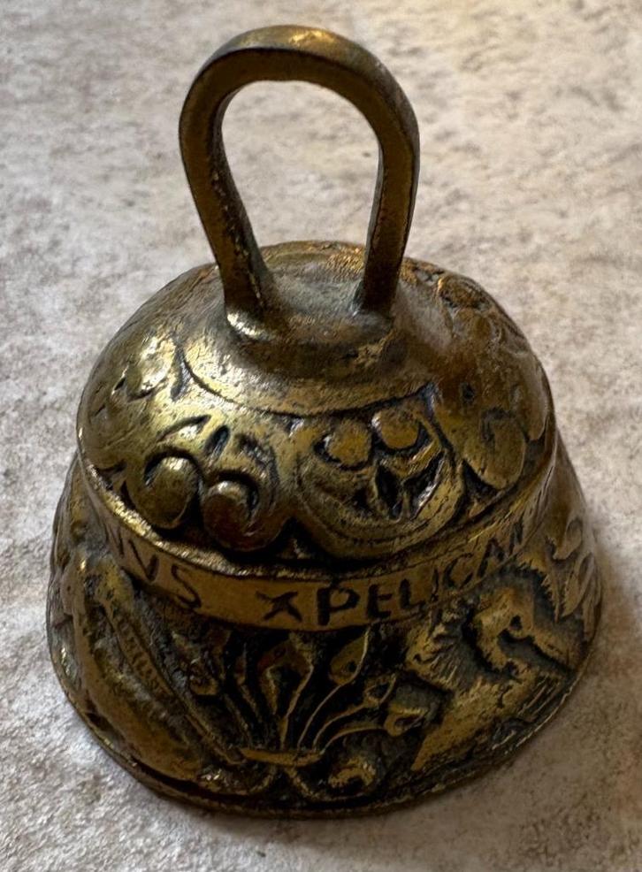 Mooie messing kloosterbel uit Clervaux, 6 cm hoog, Antiek en Kunst, Antiek | Koper en Brons, Ophalen of Verzenden