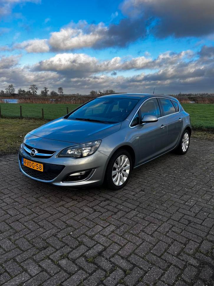 Opel Astra 1.4 Turbo Ecotec 140pk 2013 Grijs, Auto's, Opel, Particulier, Astra, Benzine, B, Hatchback, Handgeschakeld, Geïmporteerd