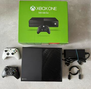 Xbox One 500GB + 2 Controllers + Originele Doos beschikbaar voor biedingen