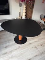 Eettafel met eivormig blad, Huis en Inrichting, Tafels | Eettafels, Ophalen, 100 tot 150 cm, Zo goed als nieuw, Vijf personen of meer