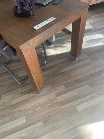 Eikenhouten Eettafel met Metalen Poten beschikbaar voor biedingen