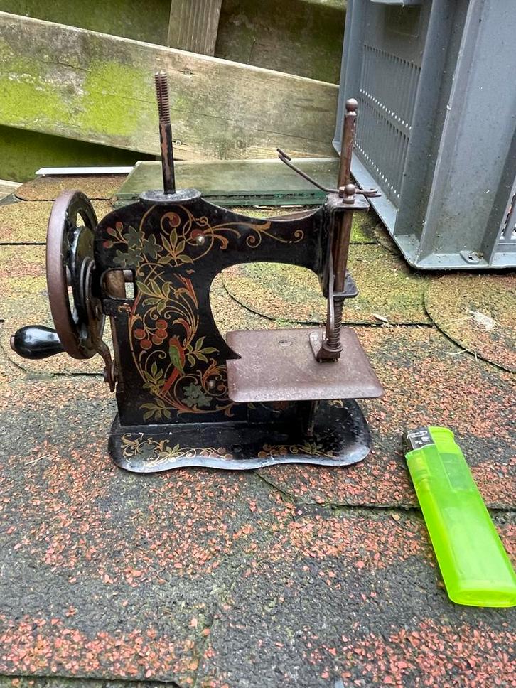 Antieke Speelgoed Naaimachine - Werkend!, Antiek en Kunst, Antiek | Emaille, Ophalen of Verzenden