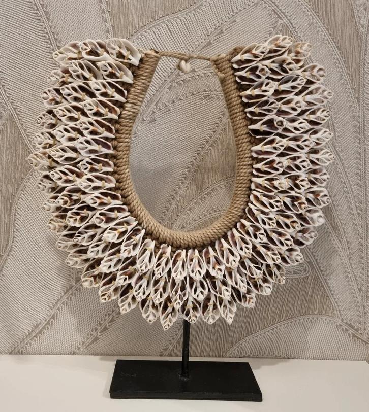 Schelpenketting op standaard🐚, Huis en Inrichting, Woonaccessoires | Overige, Zo goed als nieuw, Ophalen of Verzenden