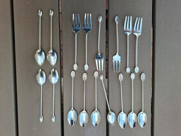 Koffieboon lepeltjes (11) en vorkjes (6). Gala verzilverd. beschikbaar voor biedingen