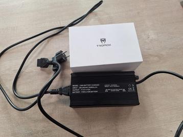 Tromox C600 Battery Charger, afstandsbedieningen en sleutels beschikbaar voor biedingen