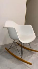 Witte Schommelstoel - Design Klassieker, Huis en Inrichting, Ophalen, Kunststof, 75 tot 100 cm, Zo goed als nieuw