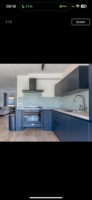 Donkerblauwe Bruynzeel Hoekkeuken met Keramisch Blad beschikbaar voor biedingen