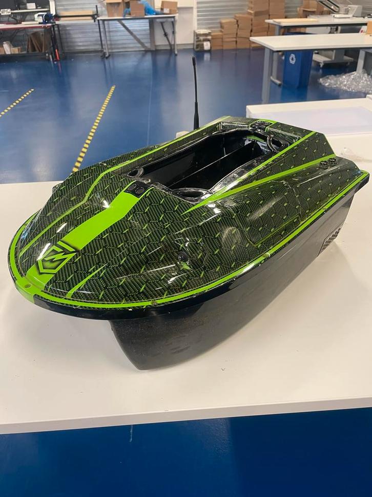 Mooie voerboot met gps autopilot en fishfinder !!, Watersport en Boten, Hengelsport | Karpervissen, Gebruikt, Ophalen of Verzenden