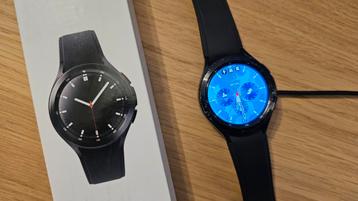 Samsung Galaxy Watch 4 Classic incl. oplader beschikbaar voor biedingen