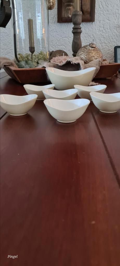 Petrus Regout pinda schaaltjes, Huis en Inrichting, Keuken | Servies, Gebruikt, Schaal of Schalen, Overige stijlen, Ophalen of Verzenden