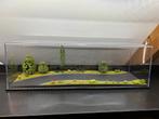 Stolp vitrine met Diorama (51cm), Ophalen of Verzenden, Nieuw, Bus of Vrachtwagen, Overige merken