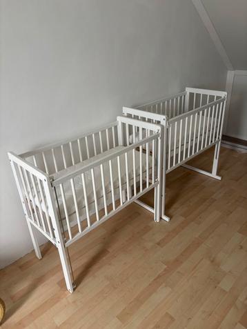 Twee Petite Amèlie Cosleepers beschikbaar voor biedingen