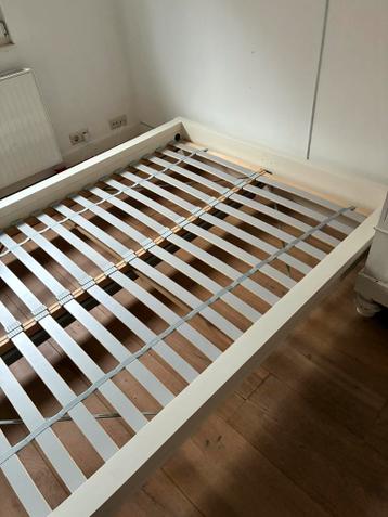 Ikea bed Malm wit. 140/200 - afbeelding 3